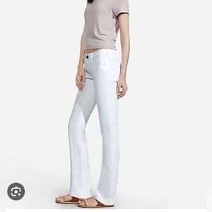 Express jeans Women Stella Barely Boot low rise white jeans size 4
